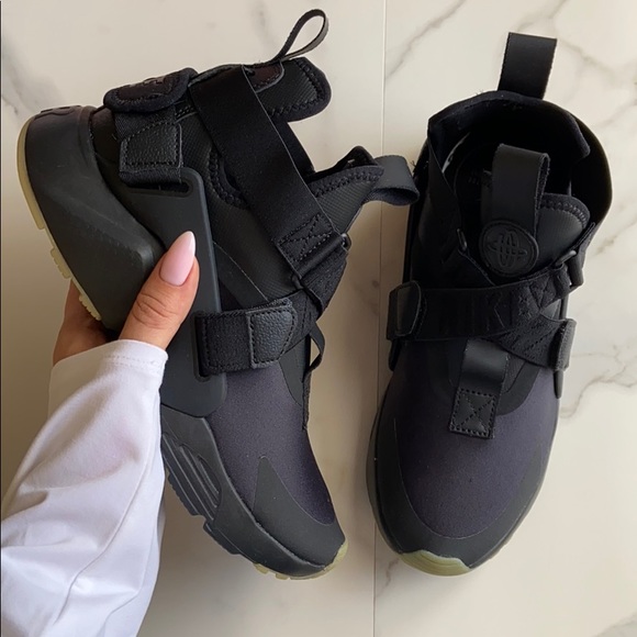 NWT Nike huarache city - Picture 3 of 8